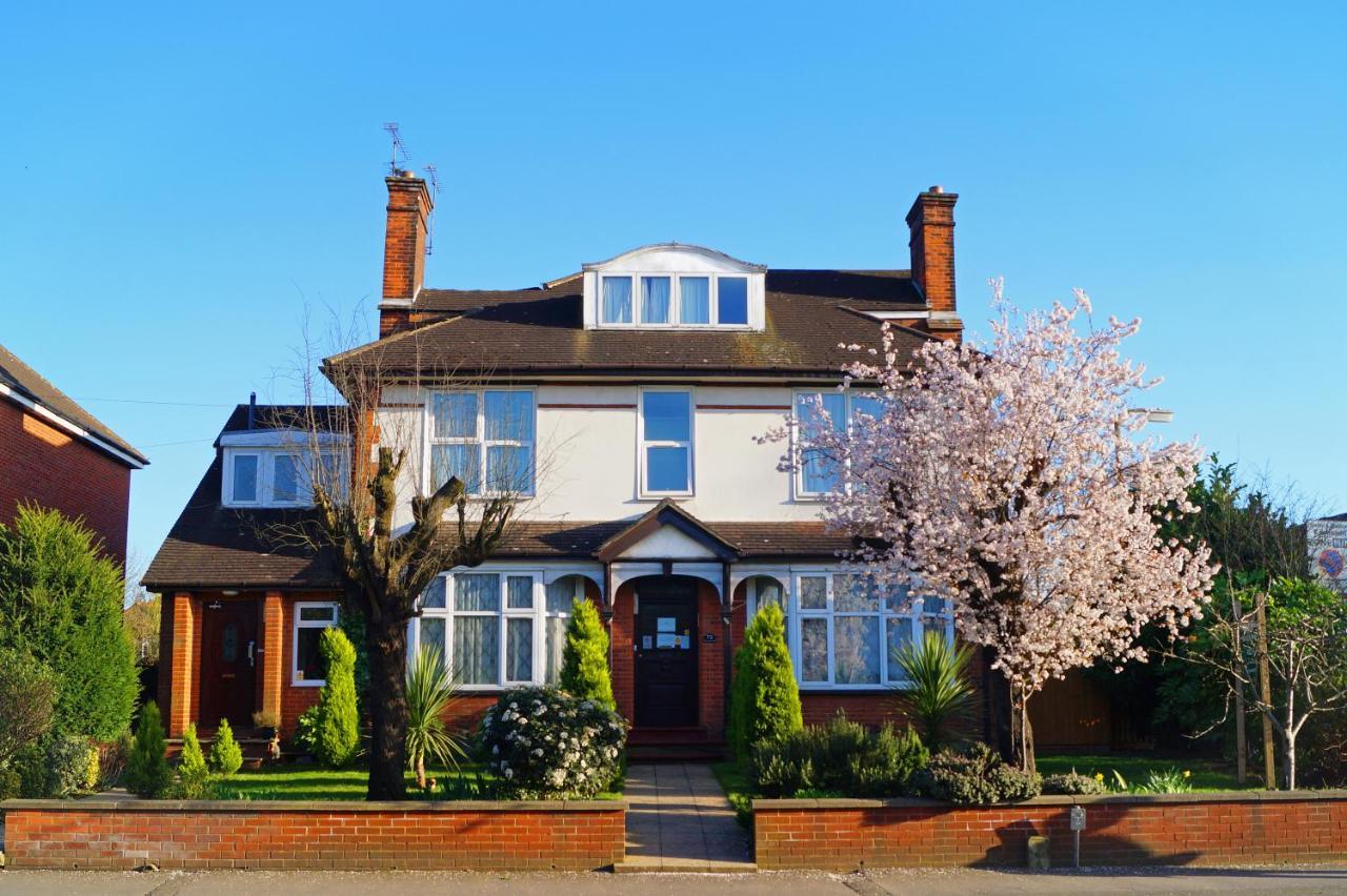 Ricky Road Guest House - Premium Watford  Exterior photo