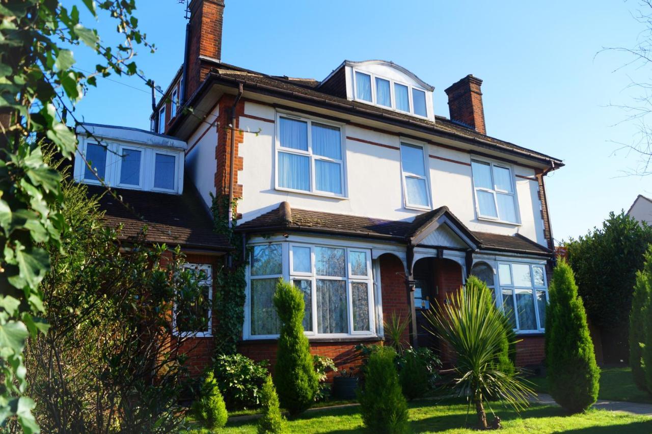 Ricky Road Guest House - Premium Watford  Exterior photo